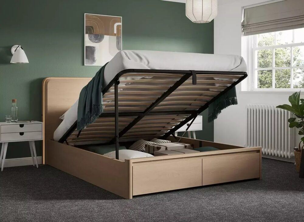 Small space, grand design: compact master bedroom décor