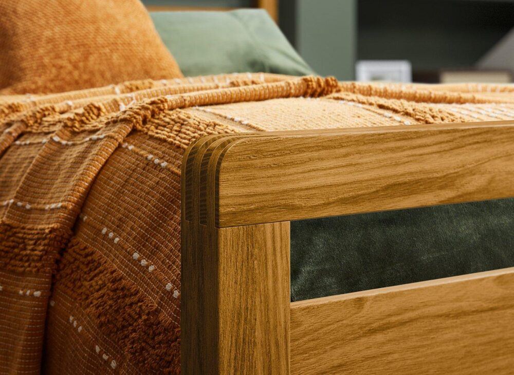 Woodstock wooden bed