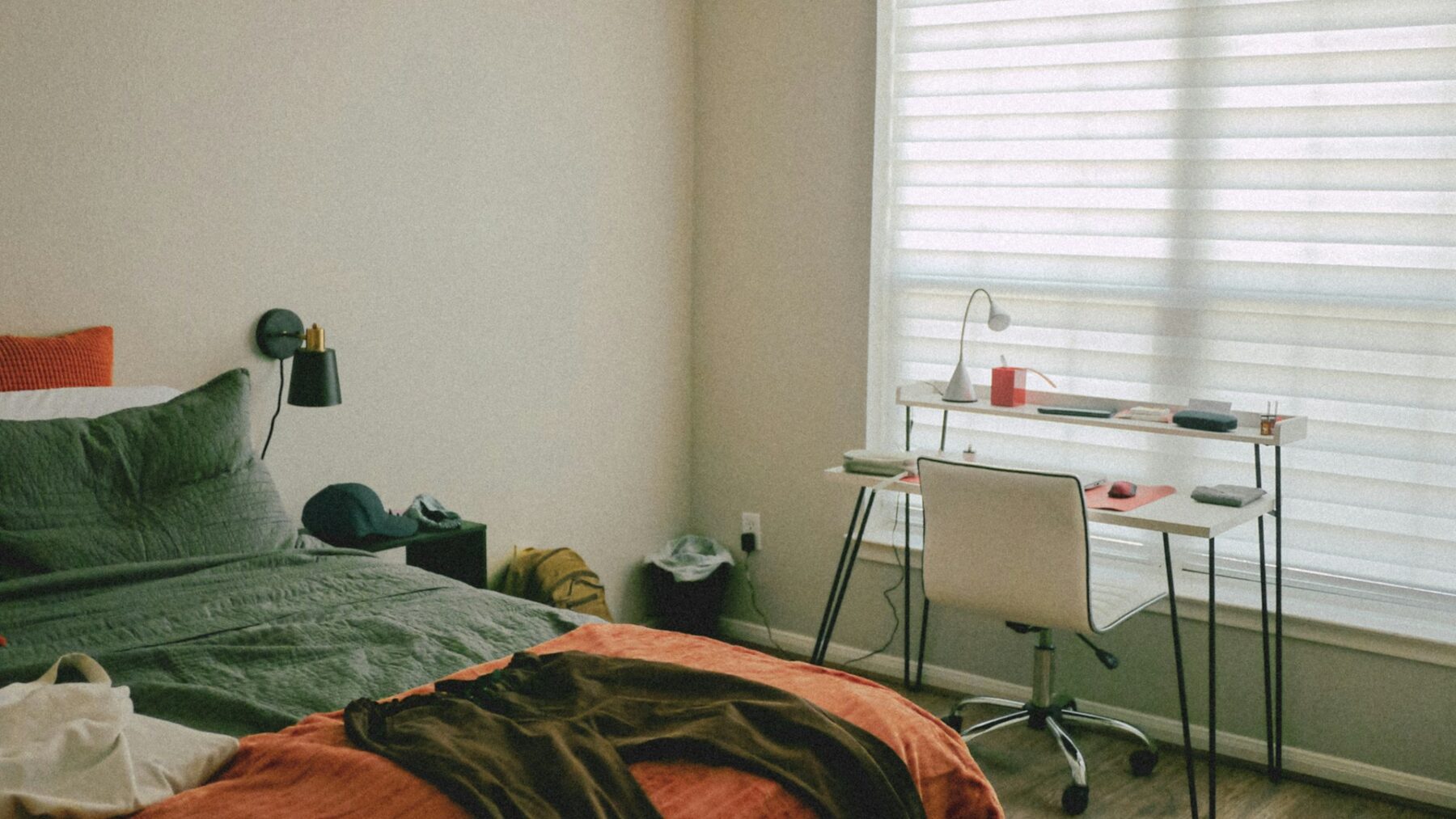 Clutter in bedroom